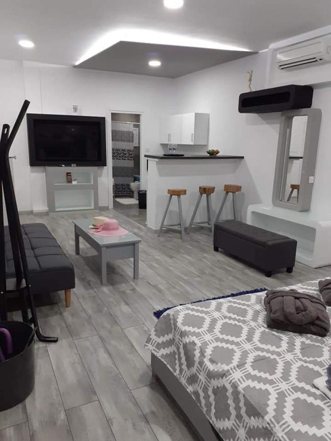Deluxe Yiota'S Studio ! Klorakas Екстериор снимка