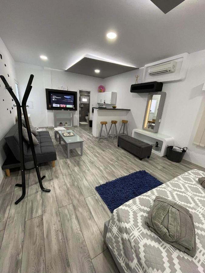 Deluxe Yiota'S Studio ! Klorakas Екстериор снимка