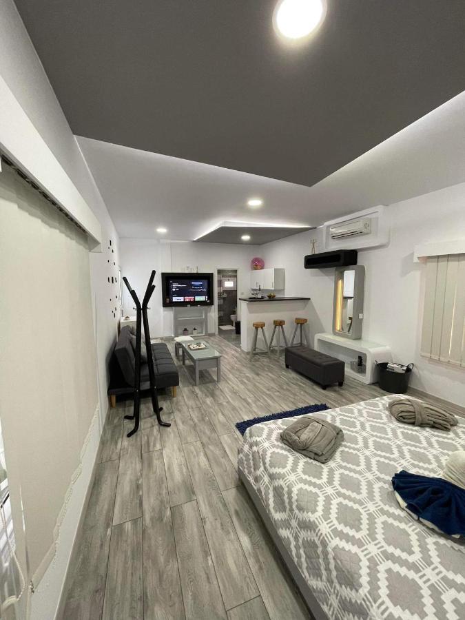 Deluxe Yiota'S Studio ! Klorakas Екстериор снимка