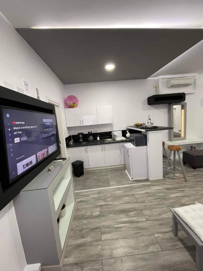 Deluxe Yiota'S Studio ! Klorakas Екстериор снимка