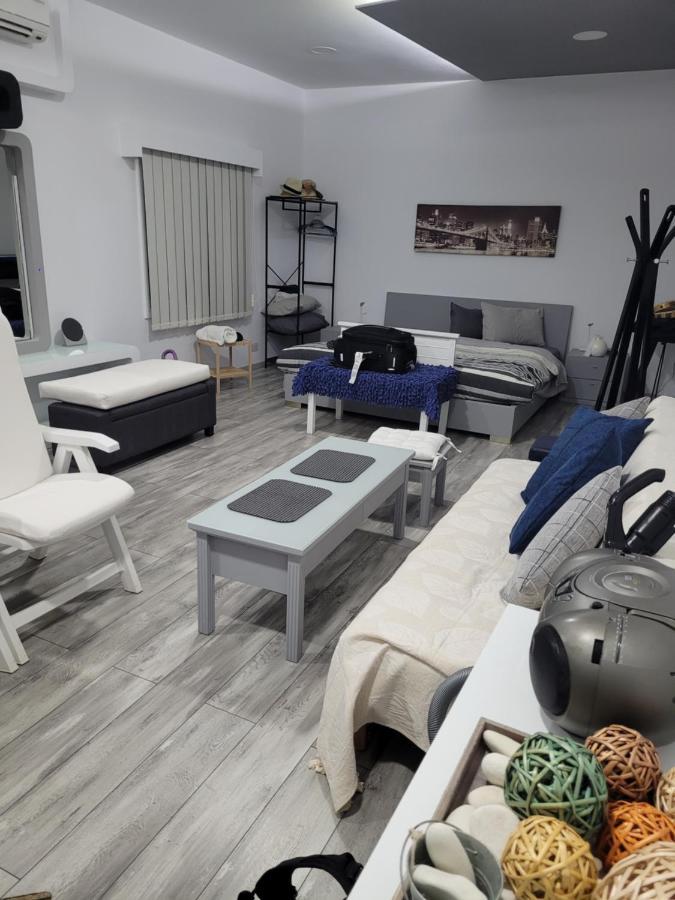 Deluxe Yiota'S Studio ! Klorakas Екстериор снимка